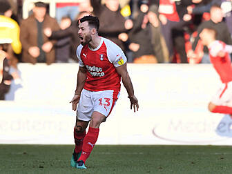 Richie Towell agrees to sign f...